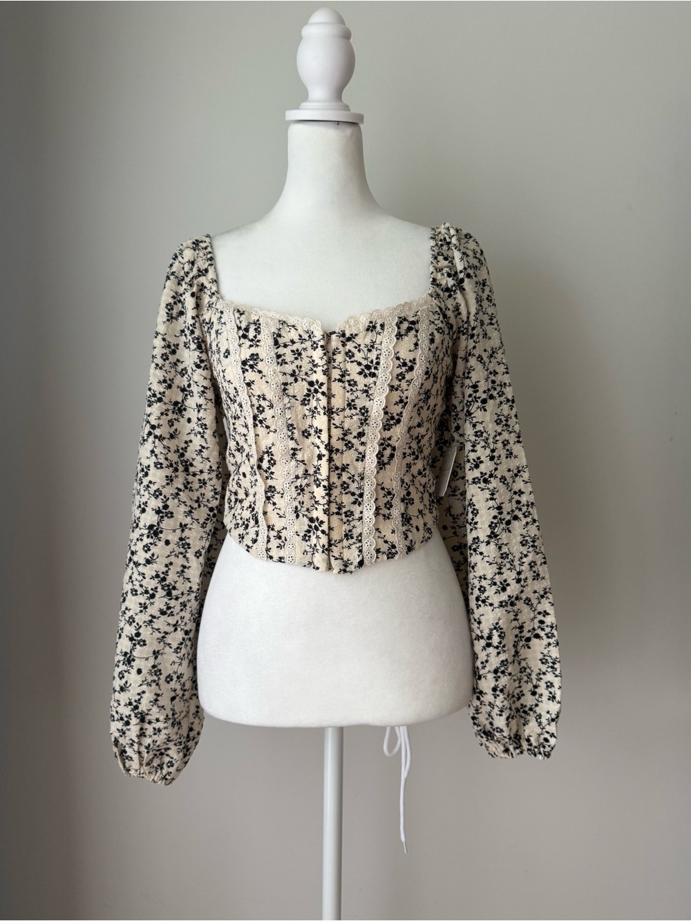 Altar’d State Floral Corset Top Size S Ivory Black Lace Long Sleeve NWT